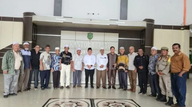 Bupati bersama Para Tokoh saat foto bersama