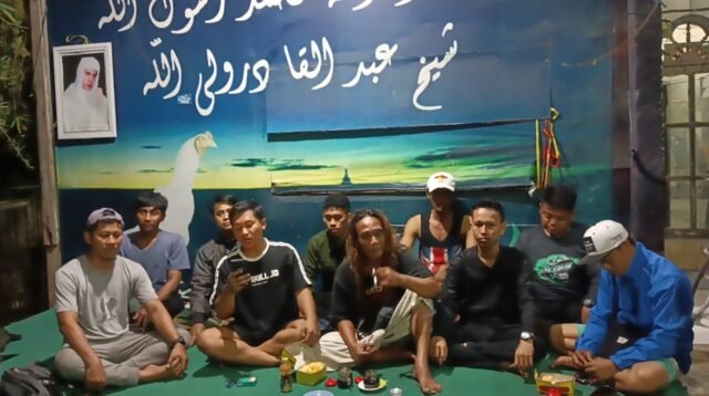 Slogan Pekerja PT. Hailiang , Diam Tertindas Atau Melawan Untuk Bermartabat