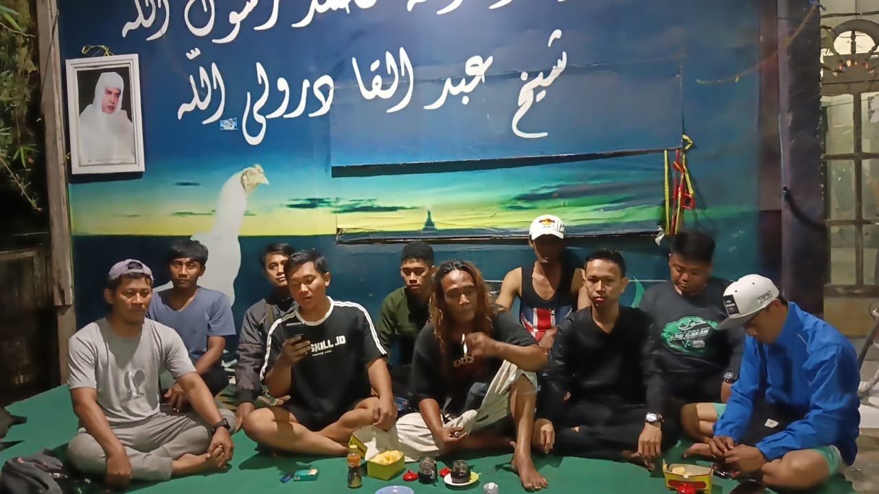 Slogan Pekerja PT. Hailiang , Diam Tertindas Atau Melawan Untuk Bermartabat