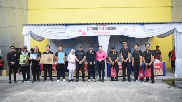 Olahraga Bersama di Stadion Gejos Meriahkan Hari Bhayangkara ke-79 Polres Gresik: Perkuat Sinergi dan Kebersamaan