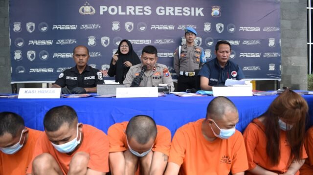 9 Orang Tersangka Narkoba Berhasil di Tangkap Polres Gresik , 613 . 161 Gram Sabu dan 171 Butir Inex Diamankan