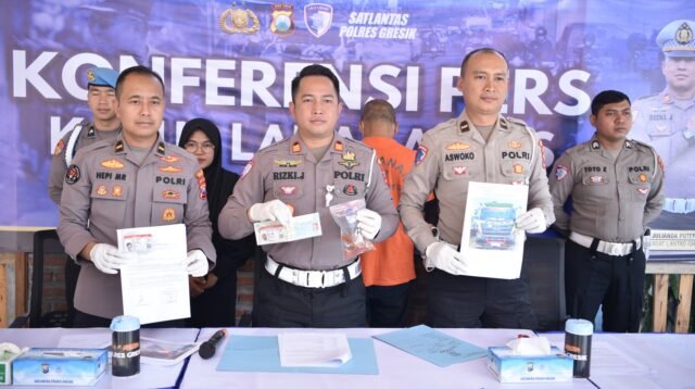 Satlantas Polres Gresik Tangkap Pelaku Tabrak Lari Maut di Menganti, Tewaskan Seorang Remaja