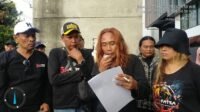GenPatra Bersama Ratusan Pekerja Harian Lepas Ngluruk PT.KML ( Mina Laut ) , Tuntut Upah Yang Belum di Bayar