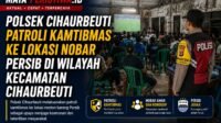 Polsek Cihaurbeuti Patroli Kamtibmas ke Lokasi Nobar Persib di Wilayah Kecamatan Cihaurbeuti