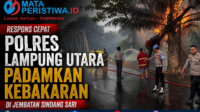 Respons Cepat Polres Lampung Utara Padamkan Kebakaran di Jembatan Sindang Sari